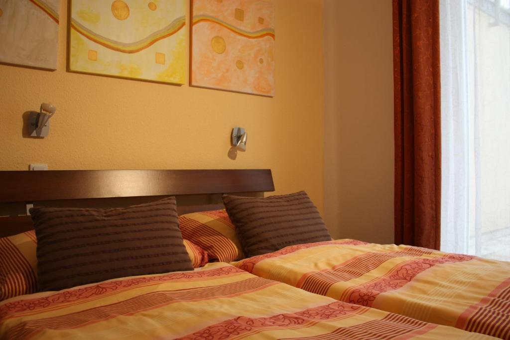 Hotel Alt-Rodenkirchen Кьолн Стая снимка